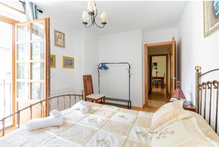 Apartamentos Bubal Pena Telera El Pueyo de Jaca Bilik gambar